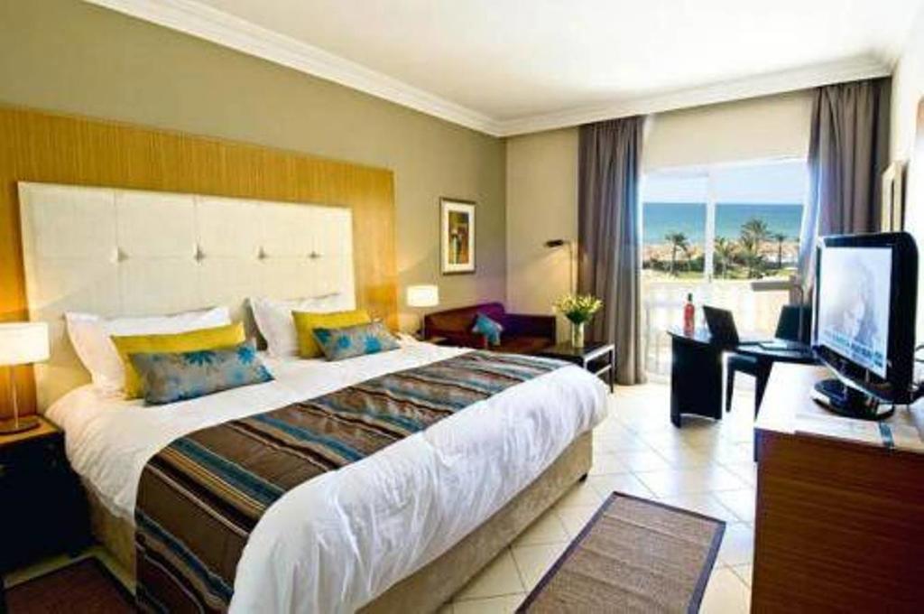 Royal Thalassa Monastir Zimmer foto A room at the hotel